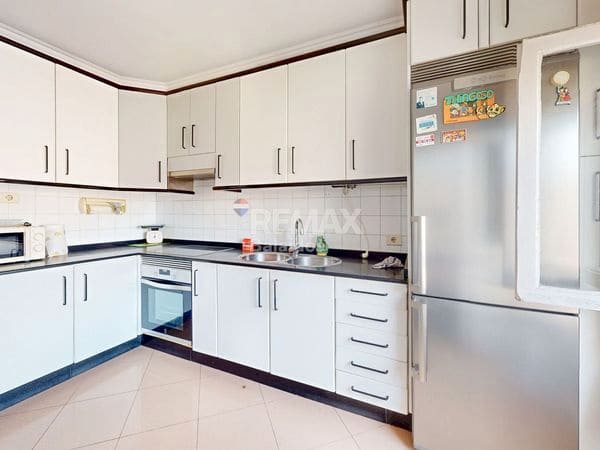 4 bedroom Flat for sale in Vigo - € 289,000 (Ref: 9730680)