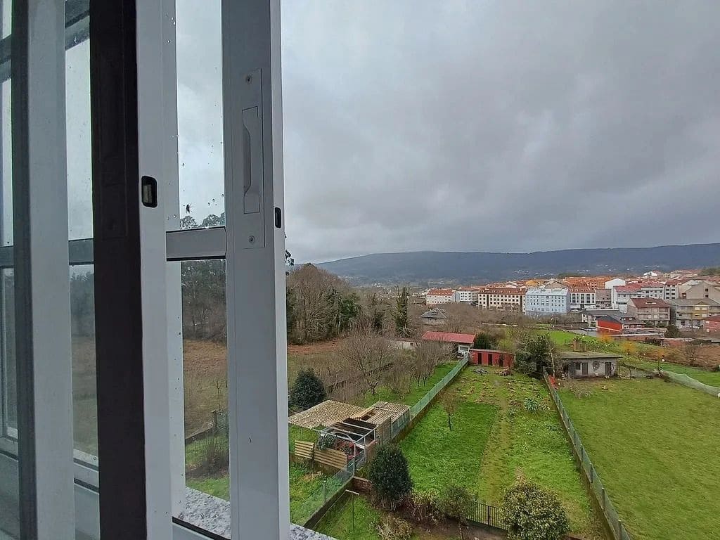 2 bedroom Flat for sale in A Caniza - € 99,000 (Ref: 9730681)