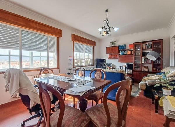 5 bedroom Flat for sale in A Caniza - € 159,000 (Ref: 9730682)