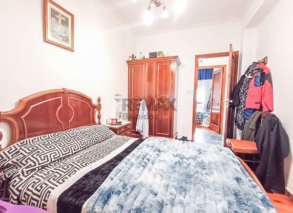 5 bedroom Flat for sale in A Caniza - € 159,000 (Ref: 9730682)