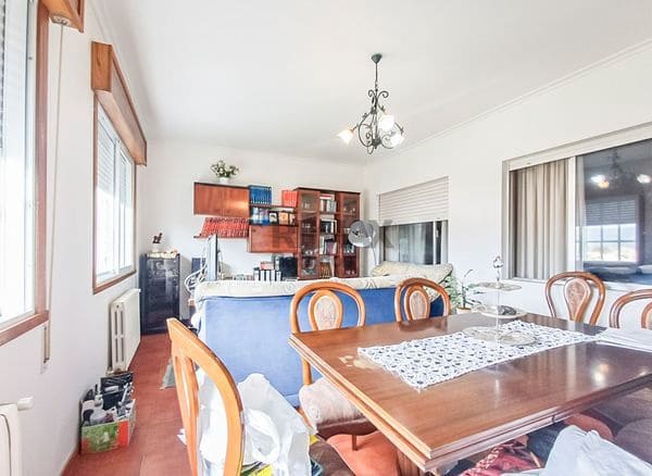 5 bedroom Flat for sale in A Caniza - € 159,000 (Ref: 9730682)