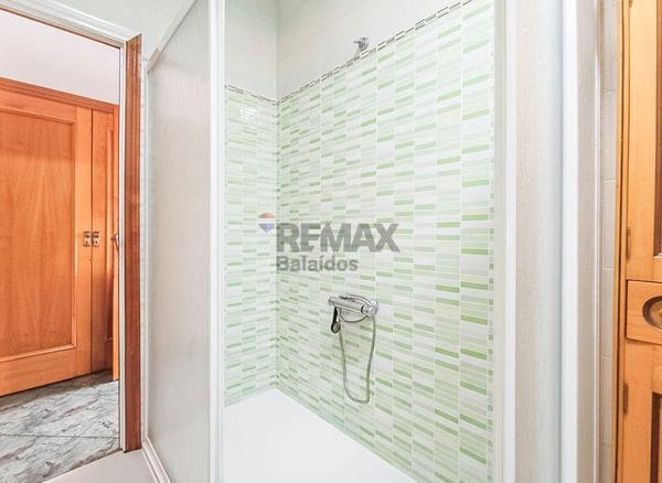 5 bedroom Flat for sale in A Caniza - € 159,000 (Ref: 9730682)