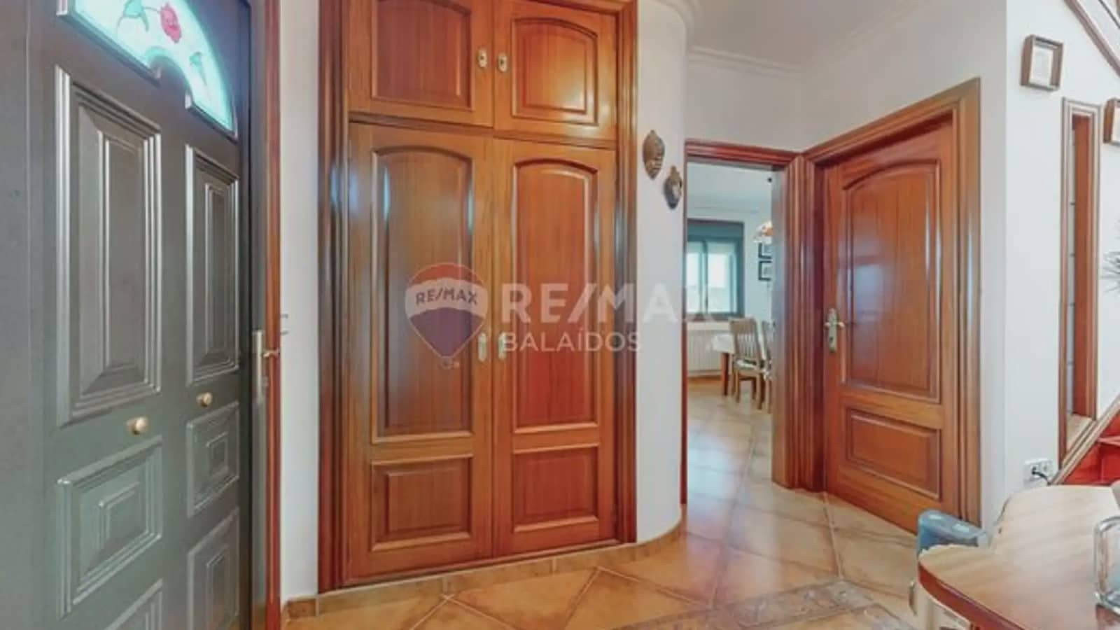 4 bedroom Villa for sale in Vigo with garage - € 570,000 (Ref: 9733904)