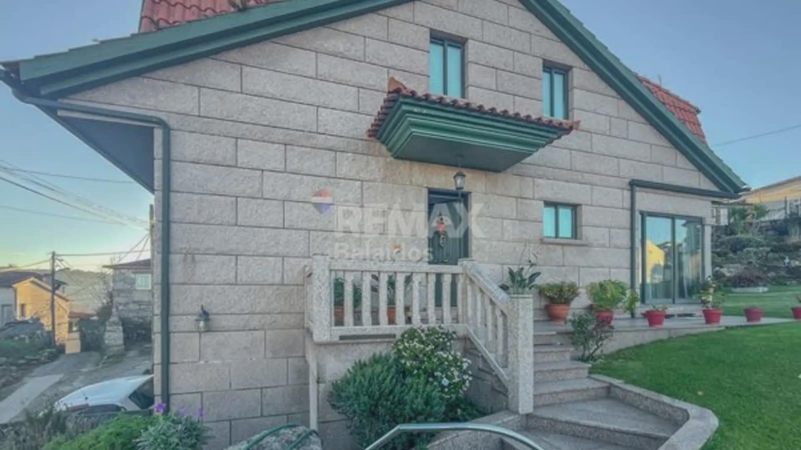 4 bedroom Villa for sale in Vigo with garage - € 570,000 (Ref: 9733904)