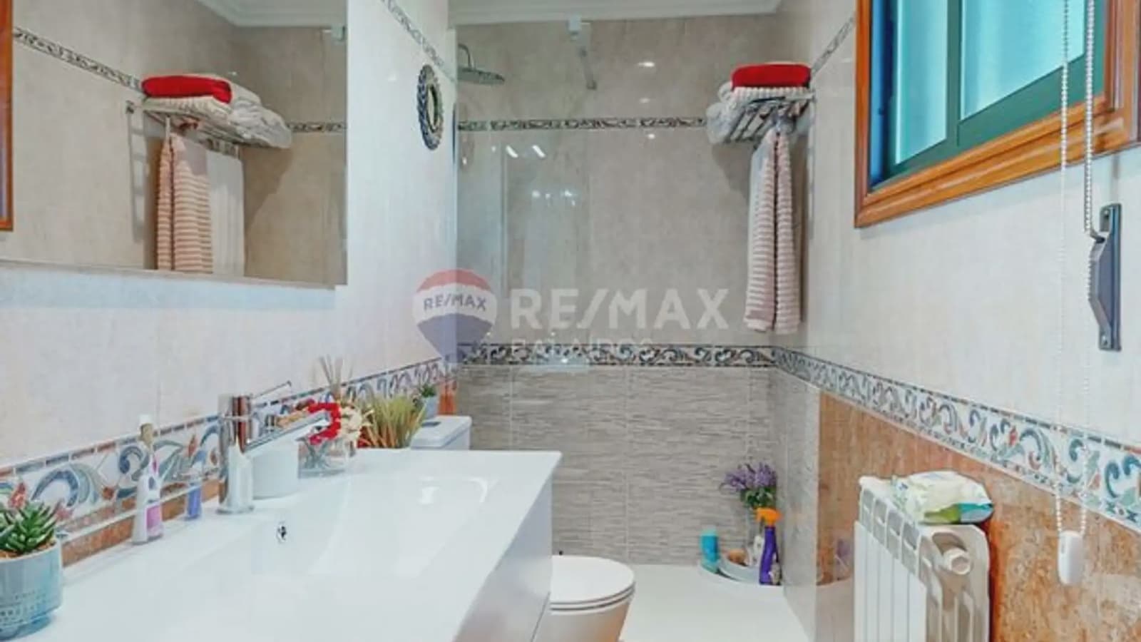 4 bedroom Villa for sale in Vigo with garage - € 570,000 (Ref: 9733904)