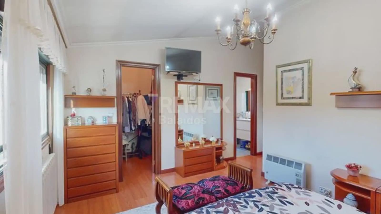 4 bedroom Villa for sale in Vigo with garage - € 570,000 (Ref: 9733904)