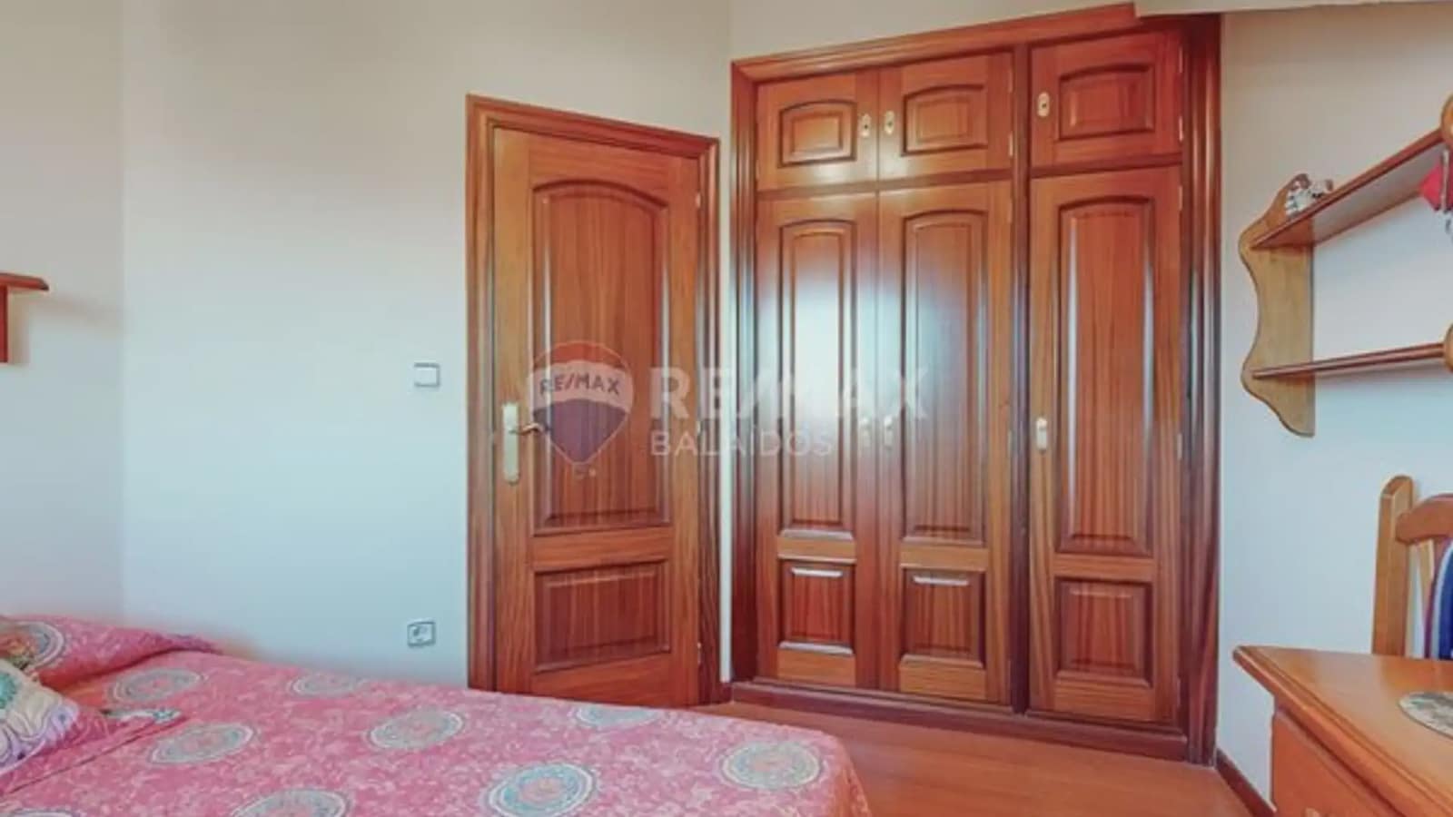 4 bedroom Villa for sale in Vigo with garage - € 570,000 (Ref: 9733904)