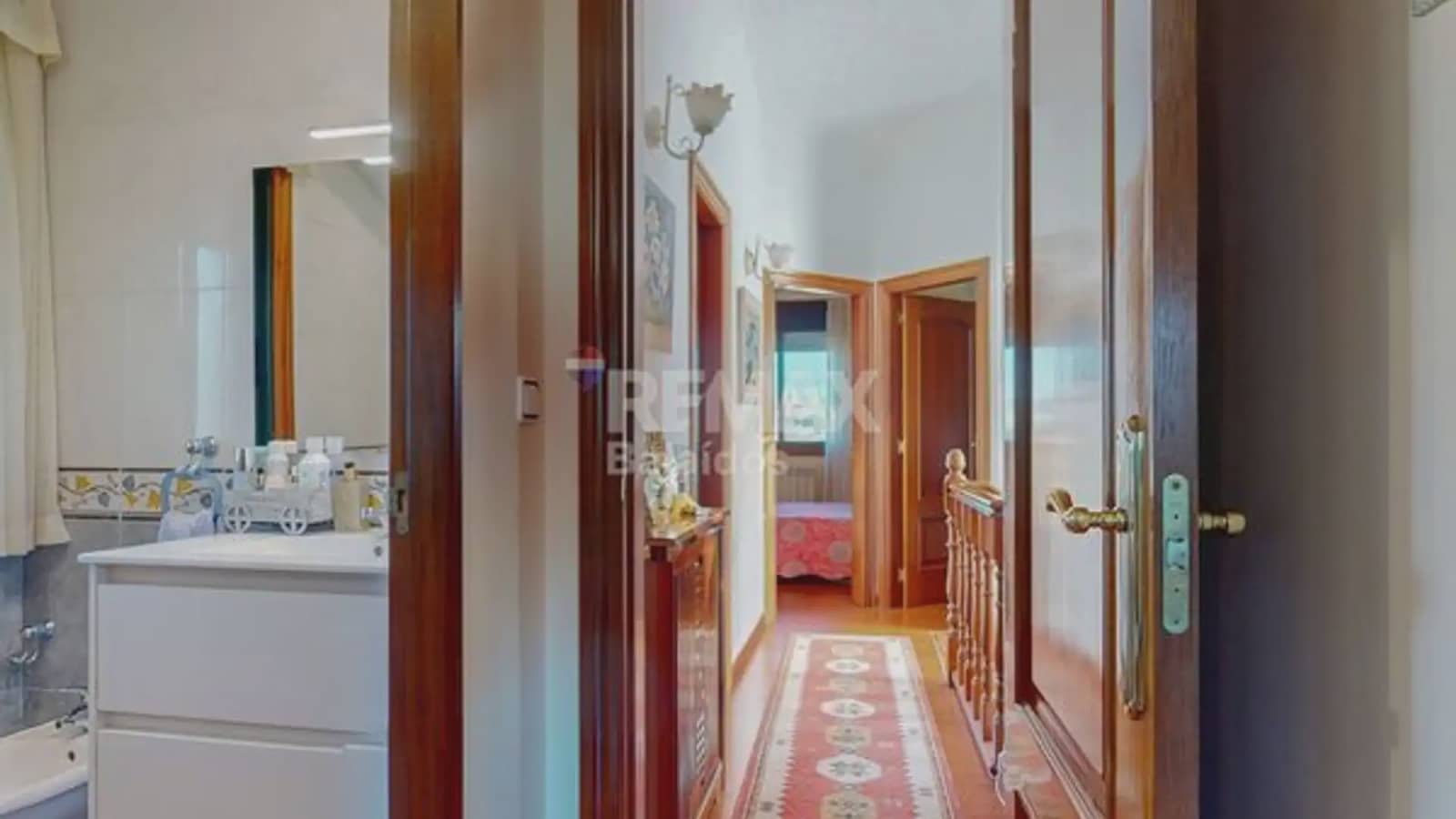 4 bedroom Villa for sale in Vigo with garage - € 570,000 (Ref: 9733904)