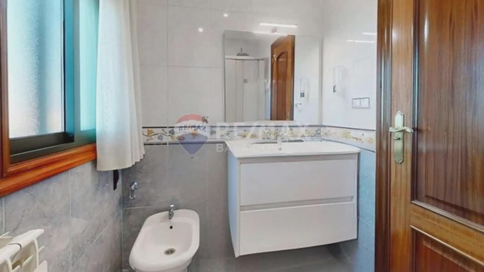 4 bedroom Villa for sale in Vigo with garage - € 570,000 (Ref: 9733904)