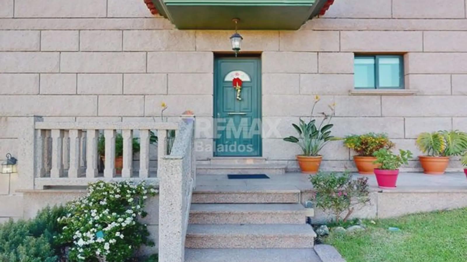 4 bedroom Villa for sale in Vigo with garage - € 570,000 (Ref: 9733904)