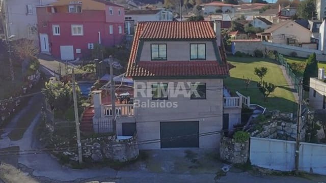 4 sovrum Villa till salu i Vigo med garage - 570 000 € (Ref: 9733904)