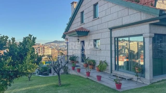 4 sovrum Villa till salu i Vigo med garage - 570 000 € (Ref: 9733904)