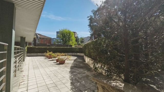 Piso de 3 habitaciones en Vigo en venta con garaje - 360.000 € (Ref: 9745835)