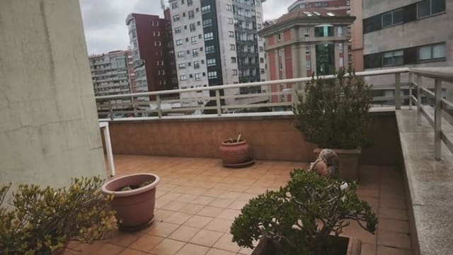 Piso de 3 habitaciones en Vigo en venta con garaje - 360.000 € (Ref: 9745835)