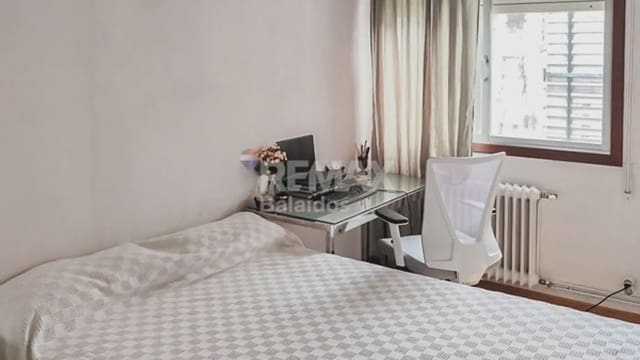 Piso de 4 habitaciones en Vigo en venta con garaje - 390.000 € (Ref: 9745836)