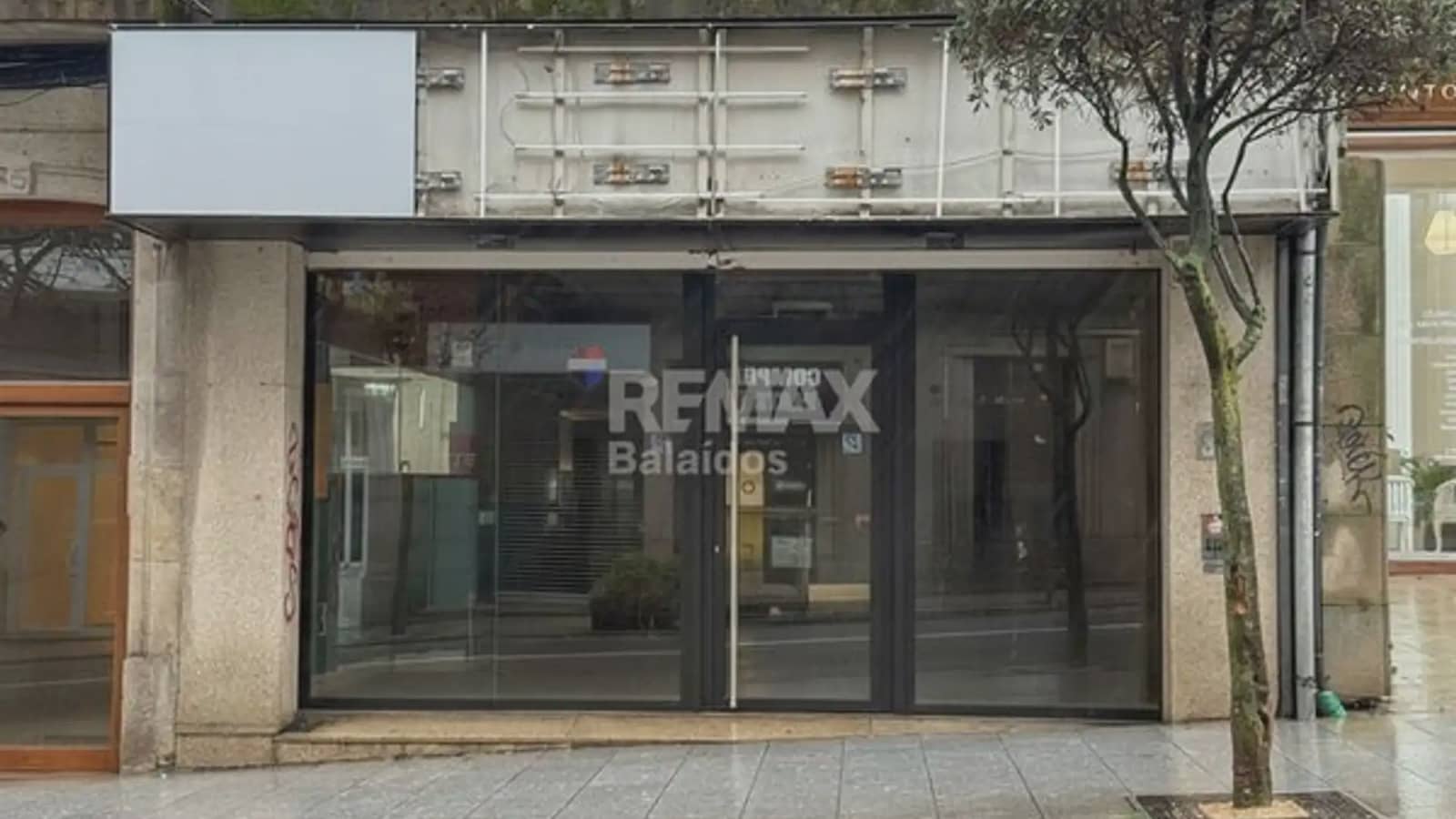 Commercial for sale in Vigo - € 590,000 (Ref: 9745837)