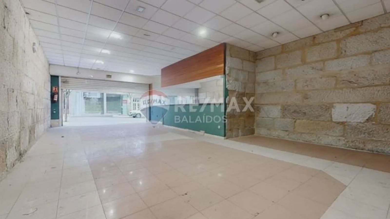 Commercial for sale in Vigo - € 590,000 (Ref: 9745837)