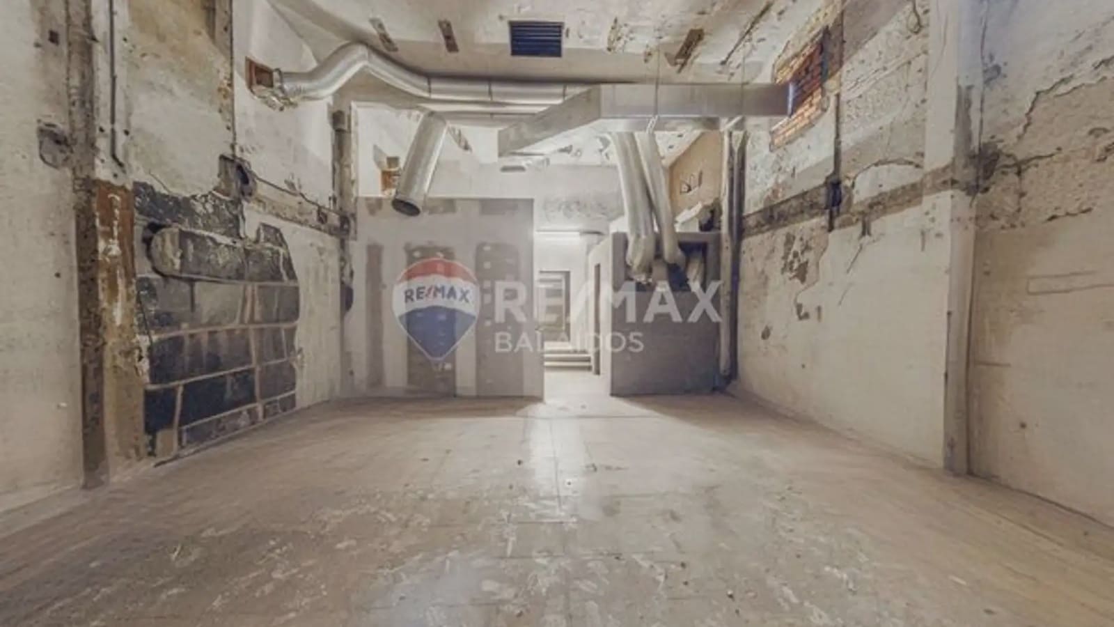 Commercial for sale in Vigo - € 590,000 (Ref: 9745837)