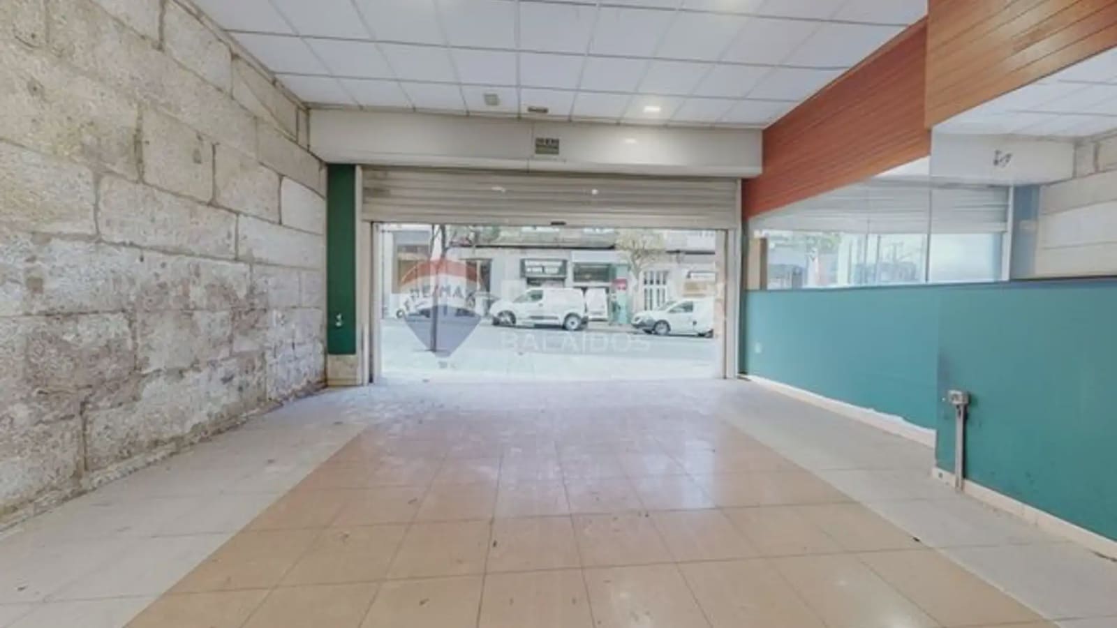 Commercial for sale in Vigo - € 590,000 (Ref: 9745837)