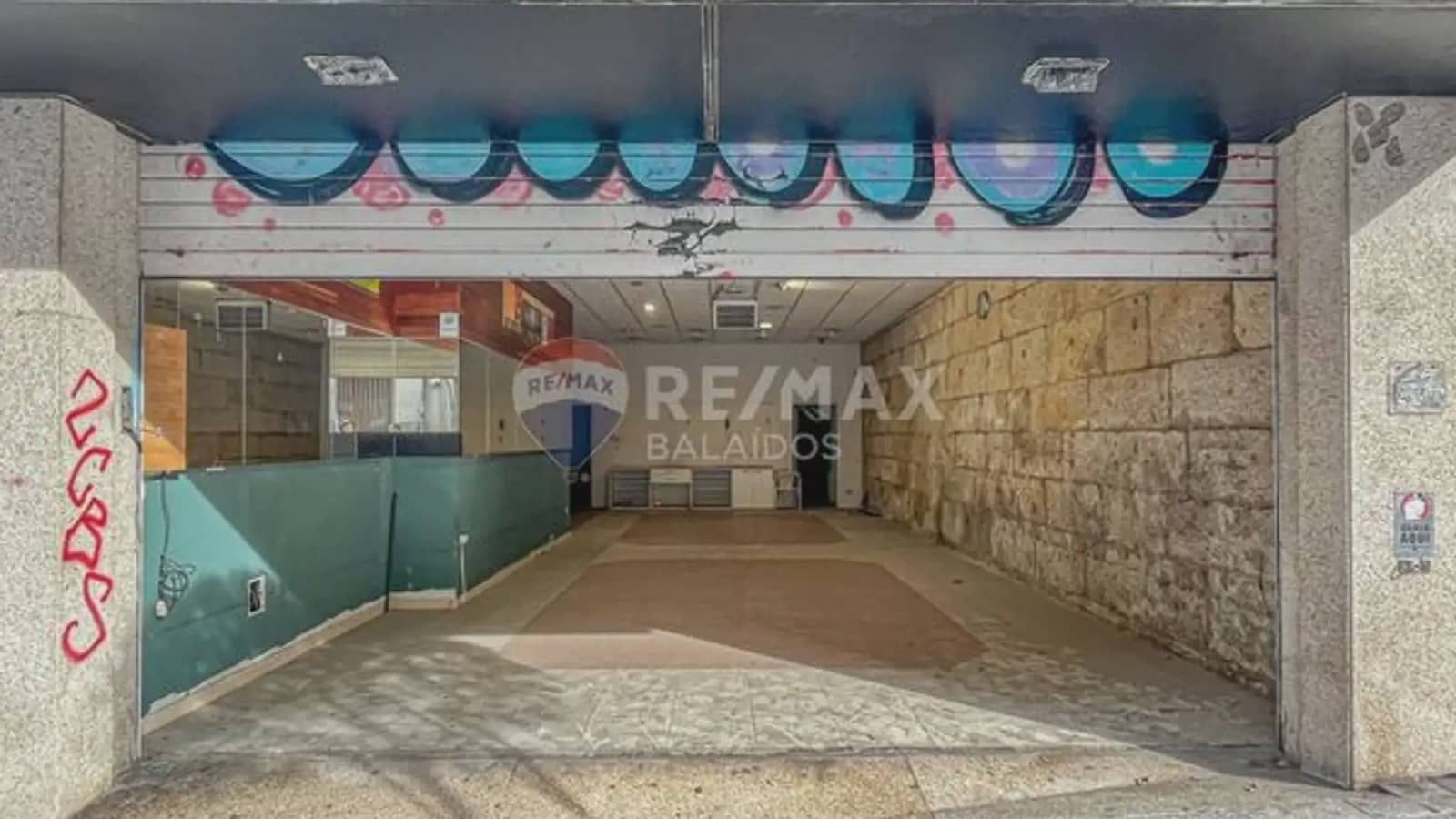 Commercial for sale in Vigo - € 590,000 (Ref: 9745837)