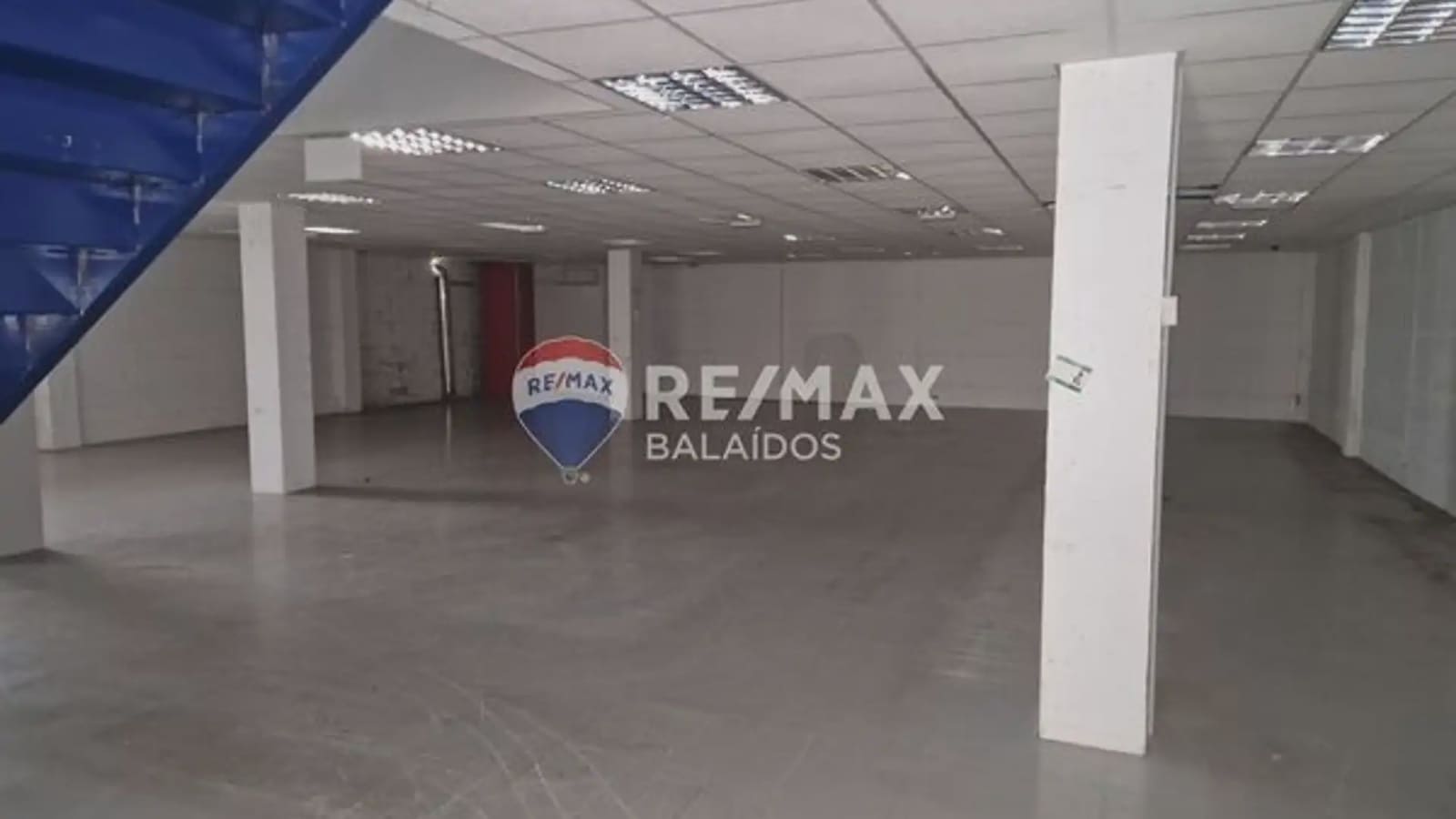 Commercial for sale in Vigo - € 900,000 (Ref: 9745838)