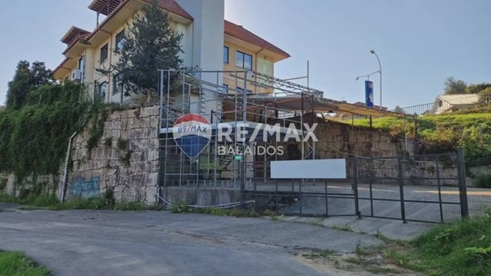 Commercial for sale in Vigo - € 900,000 (Ref: 9745838)