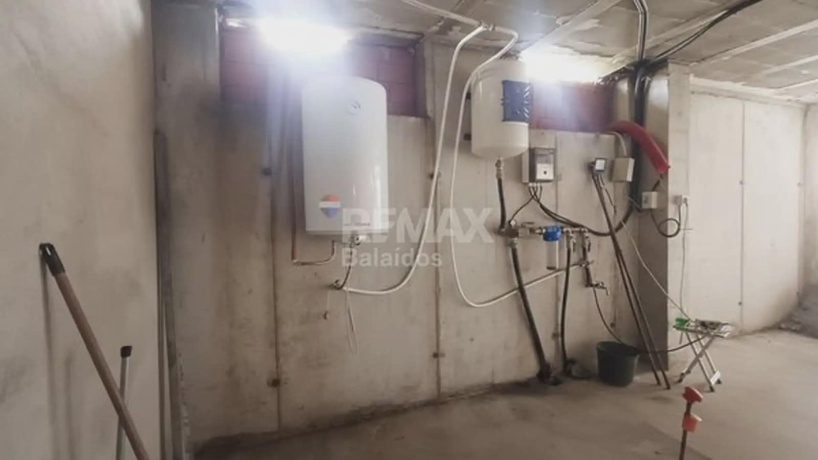 3 bedroom Villa for sale in O Porrino with garage - € 255,000 (Ref: 9745840)