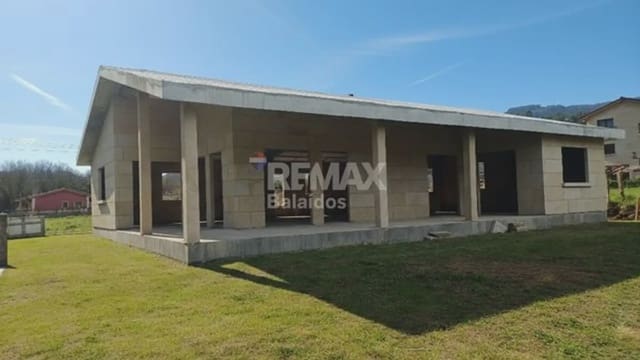 Chalet de 3 habitaciones en O Porriño en venta con garaje - 255.000 € (Ref: 9745840)