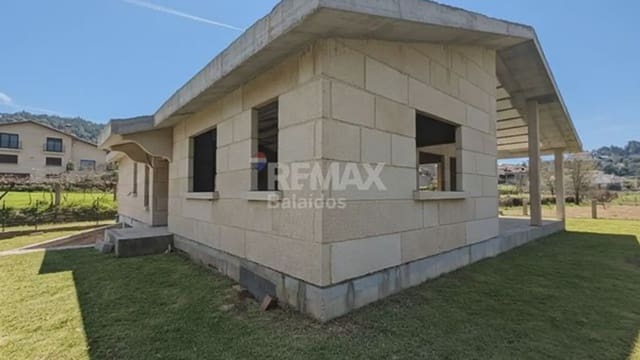 Chalet de 3 habitaciones en O Porriño en venta con garaje - 255.000 € (Ref: 9745840)