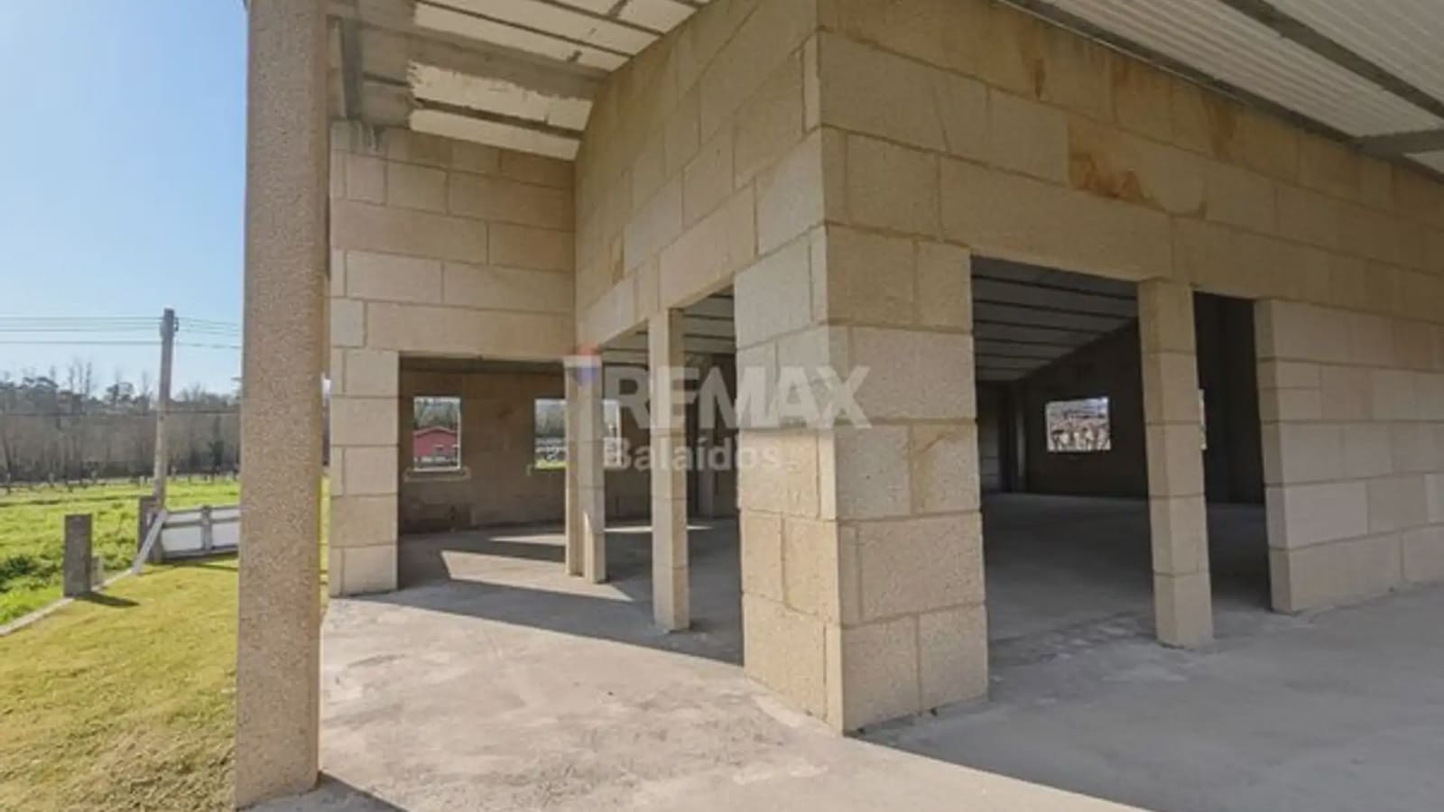 3 bedroom Villa for sale in O Porrino with garage - € 255,000 (Ref: 9745840)