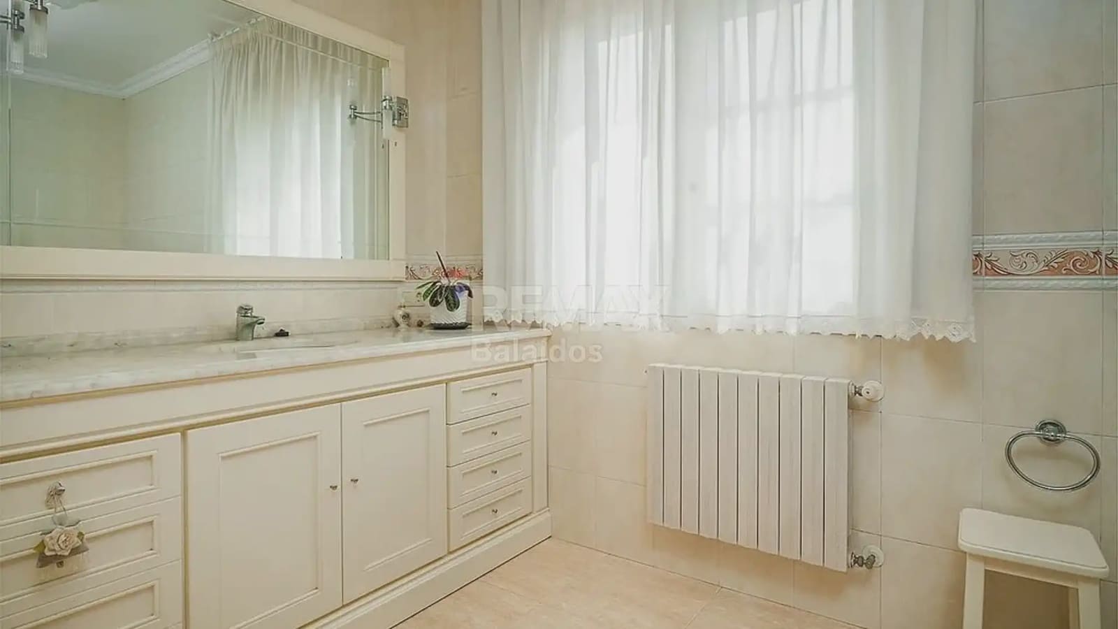 7 bedroom Finca/Country House for sale in A Pobra do Caraminal - € 340,000 (Ref: 9745841)