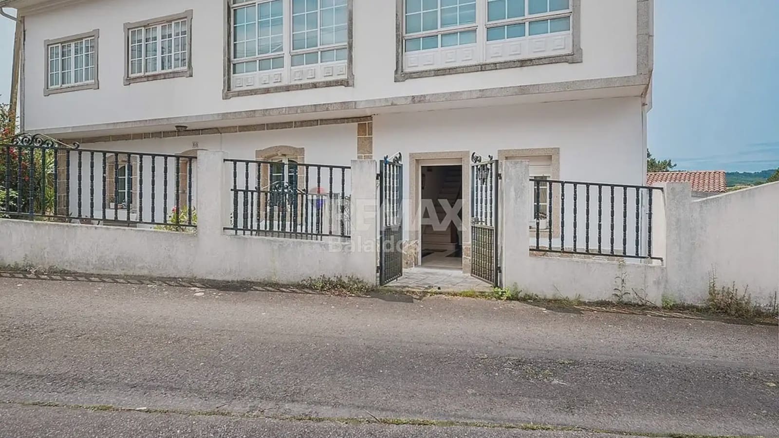 7 bedroom Finca/Country House for sale in A Pobra do Caraminal - € 340,000 (Ref: 9745841)