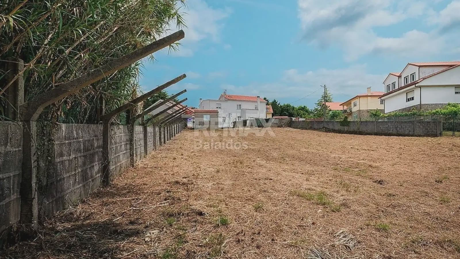 7 bedroom Finca/Country House for sale in A Pobra do Caraminal - € 340,000 (Ref: 9745841)