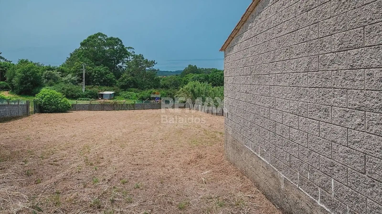 7 bedroom Finca/Country House for sale in A Pobra do Caraminal - € 340,000 (Ref: 9745841)