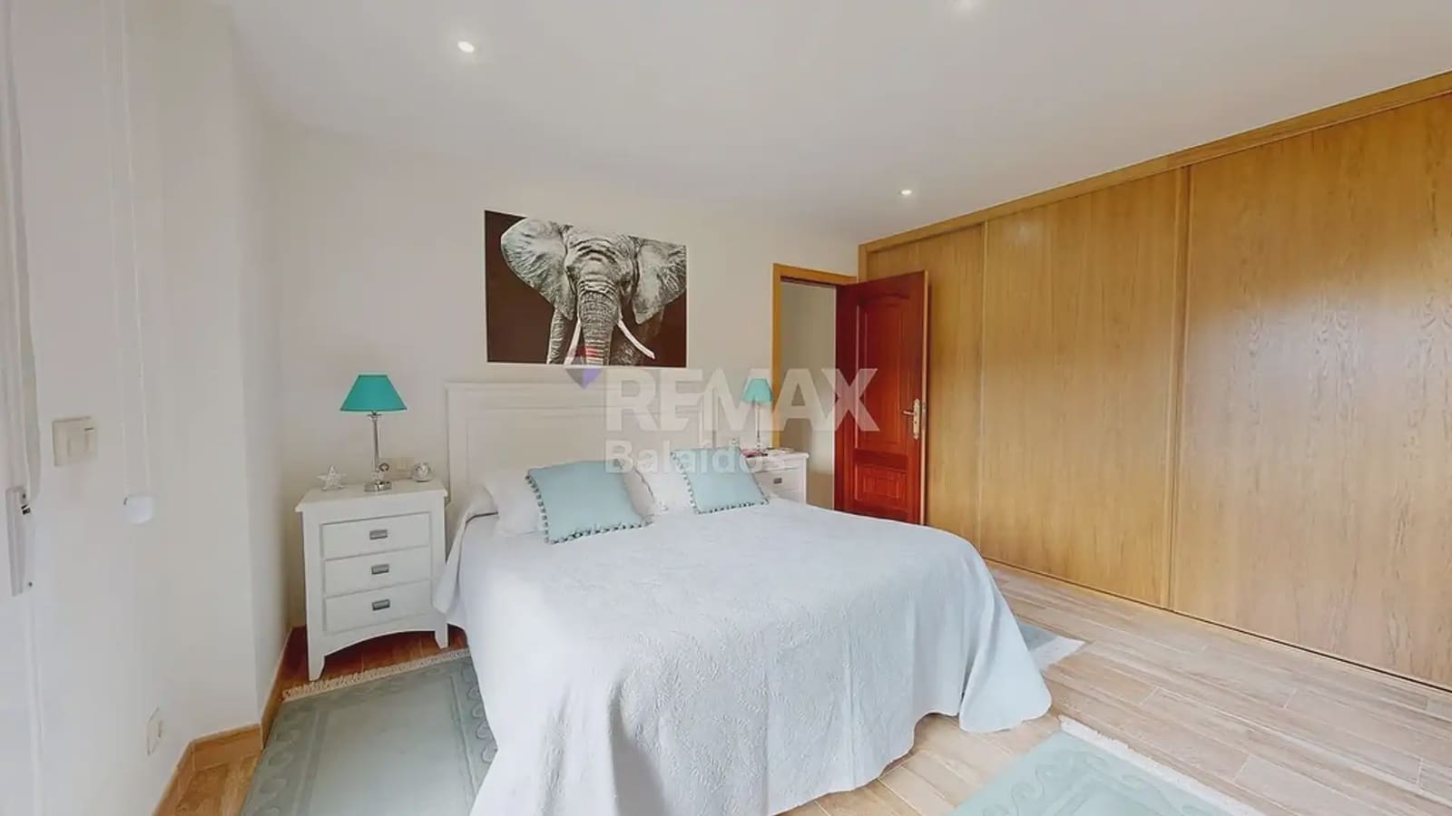 5 bedroom Villa for sale in Ponteareas with garage - € 425,000 (Ref: 9745842)