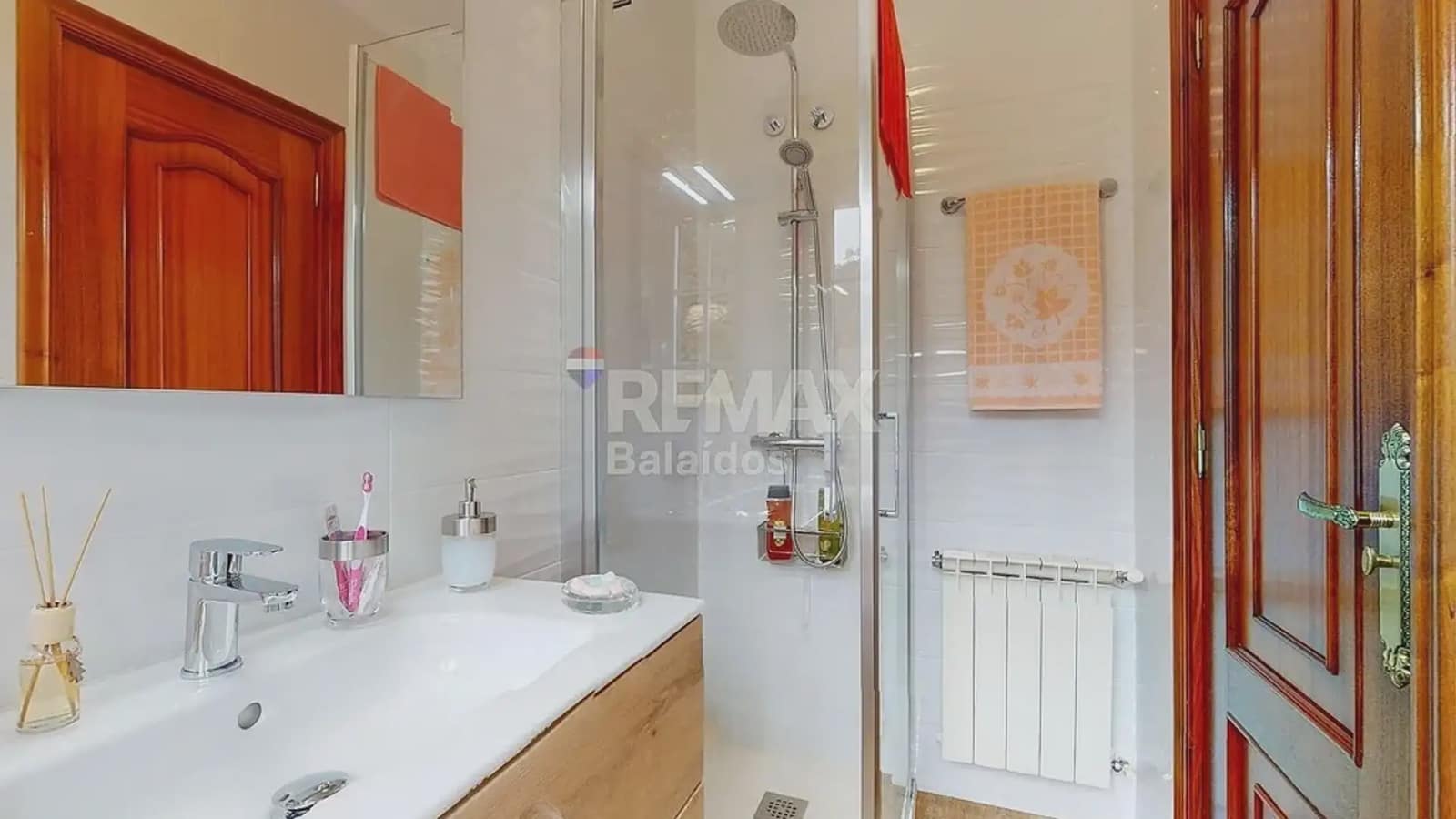 5 bedroom Villa for sale in Ponteareas with garage - € 425,000 (Ref: 9745842)