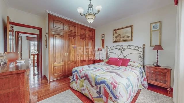 5 chambre Villa/Maison à vendre à Ponteareas avec garage - 425 000 € (Ref: 9745842)