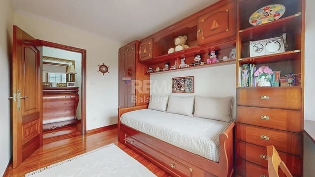 5 chambre Villa/Maison à vendre à Ponteareas avec garage - 425 000 € (Ref: 9745842)