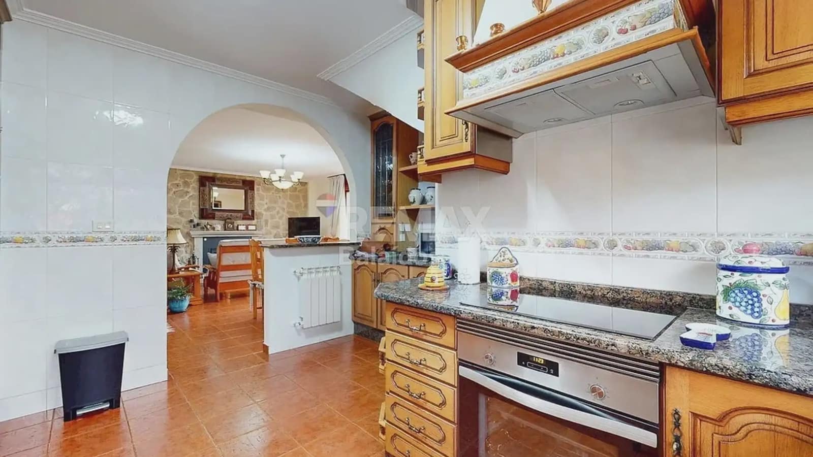 5 bedroom Villa for sale in Ponteareas with garage - € 425,000 (Ref: 9745842)