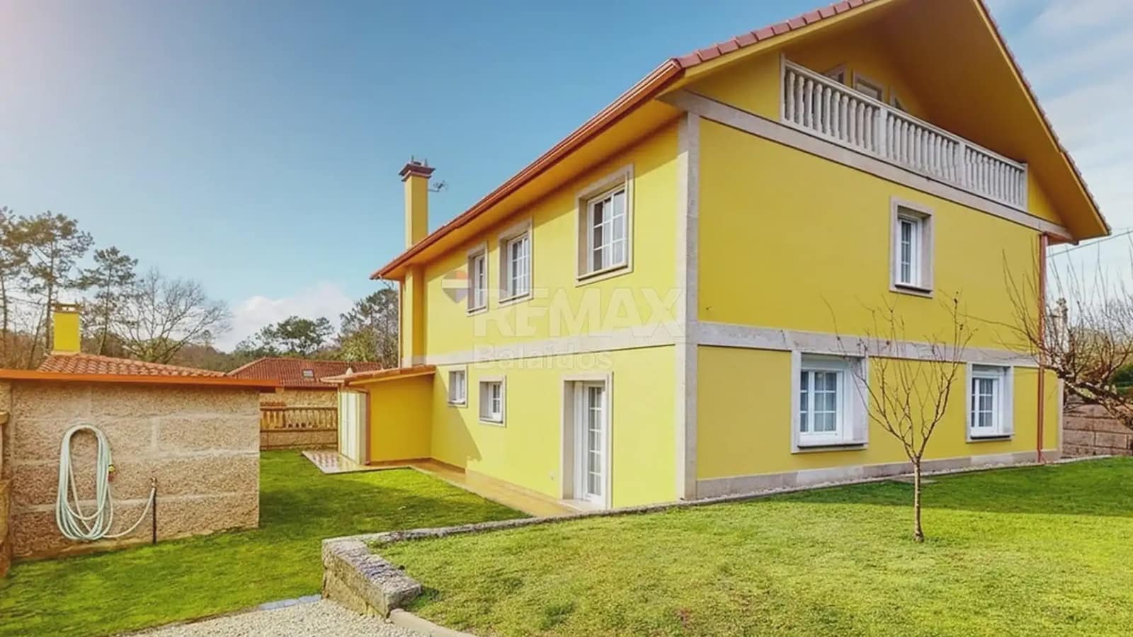 5 bedroom Villa for sale in Ponteareas with garage - € 425,000 (Ref: 9745842)