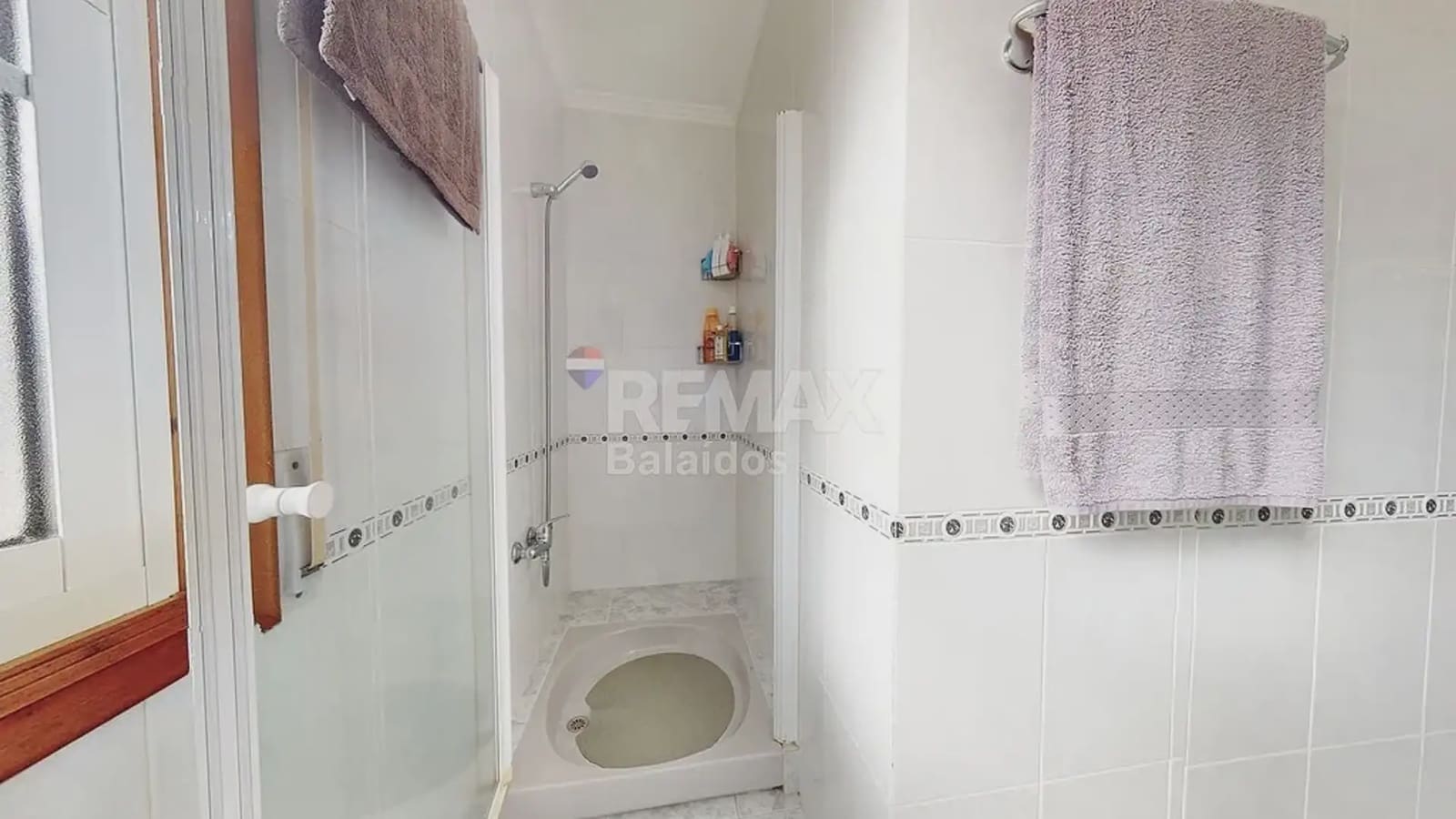 5 bedroom Villa for sale in Ponteareas with garage - € 425,000 (Ref: 9745842)