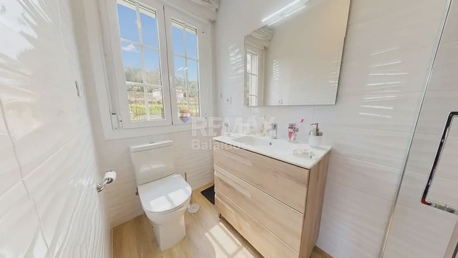 5 bedroom Villa for sale in Ponteareas with garage - € 425,000 (Ref: 9745842)