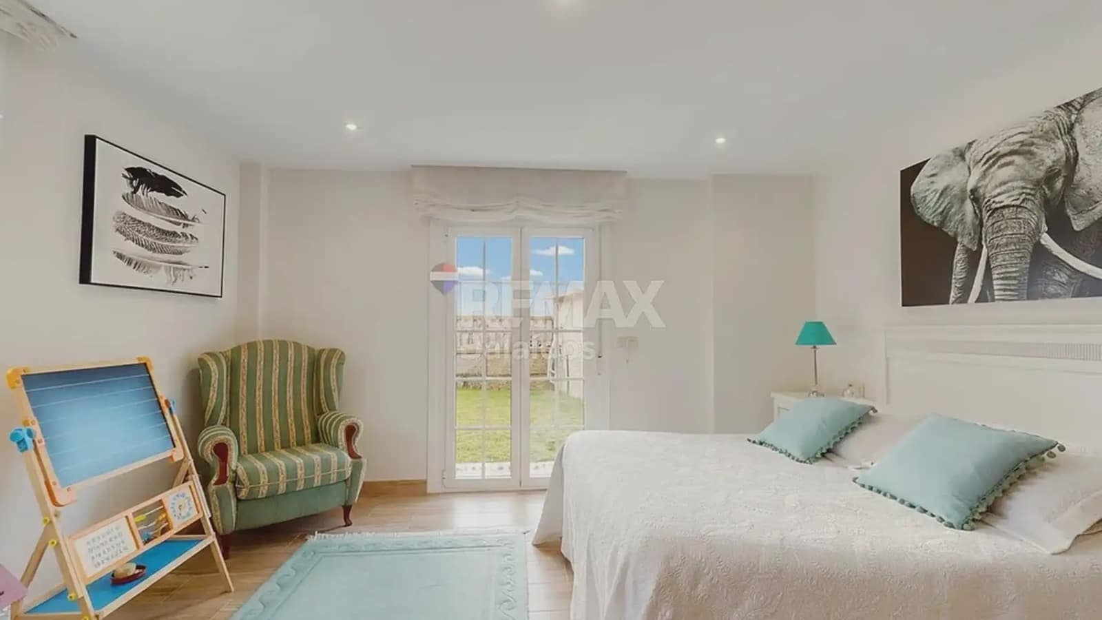 5 bedroom Villa for sale in Ponteareas with garage - € 425,000 (Ref: 9745842)