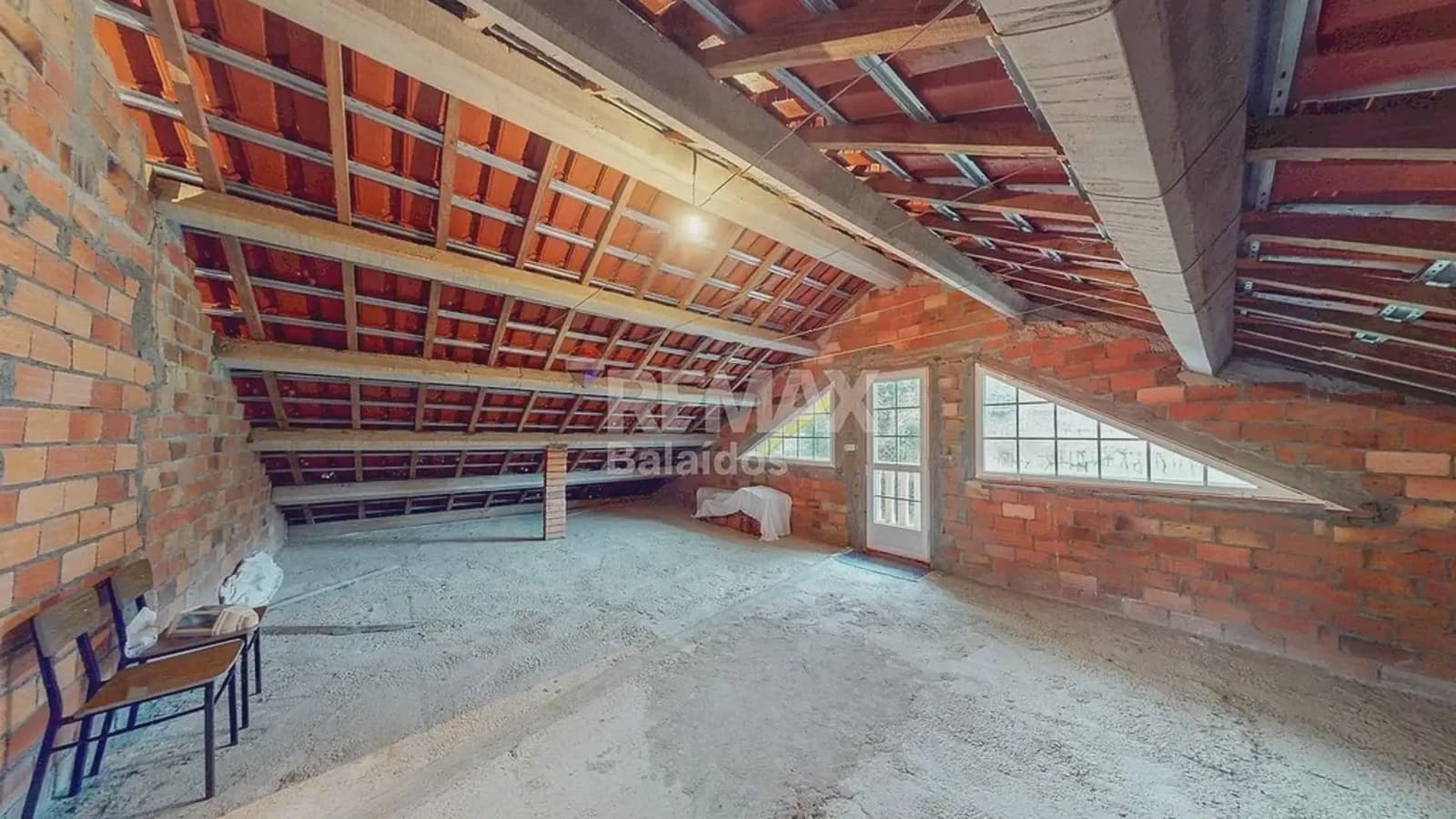 5 bedroom Villa for sale in Ponteareas with garage - € 425,000 (Ref: 9745842)