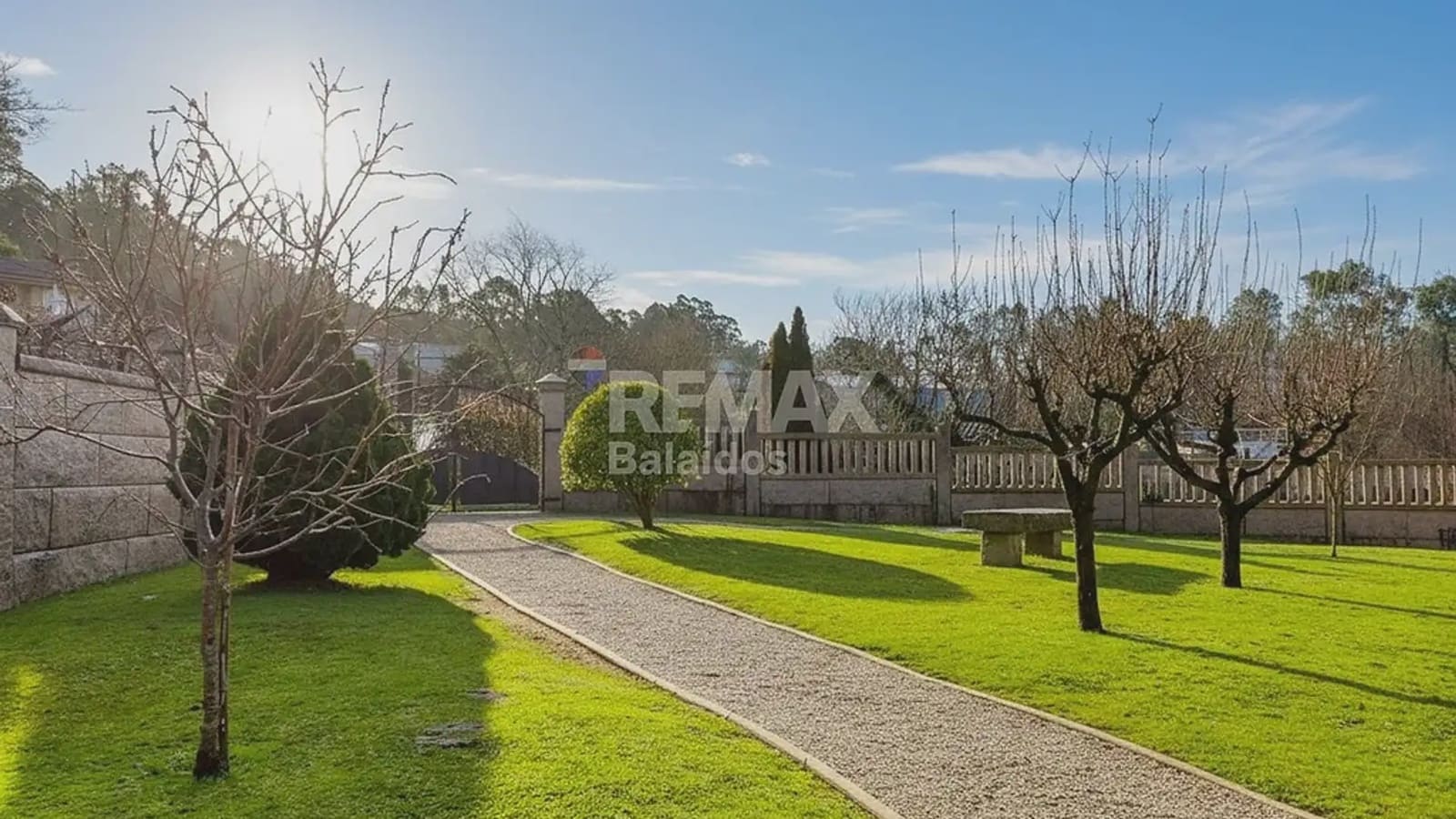 5 bedroom Villa for sale in Ponteareas with garage - € 425,000 (Ref: 9745842)