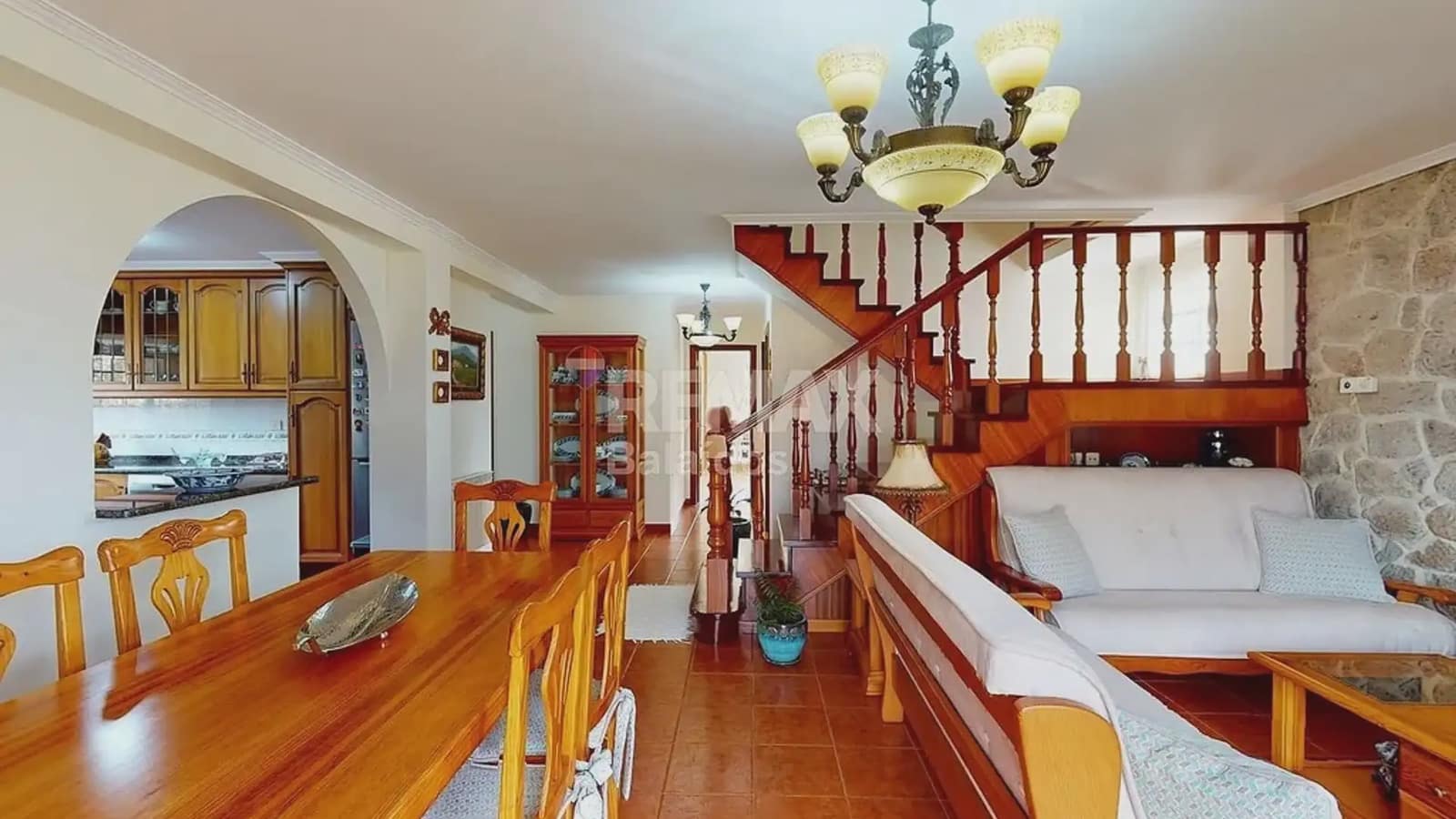 5 bedroom Villa for sale in Ponteareas with garage - € 425,000 (Ref: 9745842)