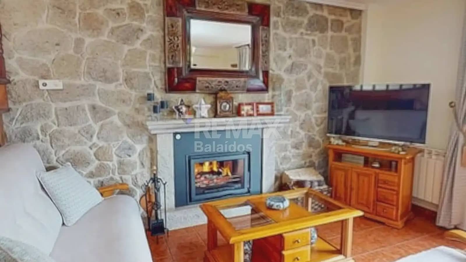 5 bedroom Villa for sale in Ponteareas with garage - € 425,000 (Ref: 9745842)