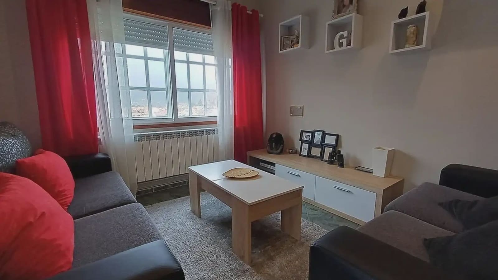 Ático de 2 habitaciones en A Cañiza en venta - 99.000 € (Ref: 9745843)