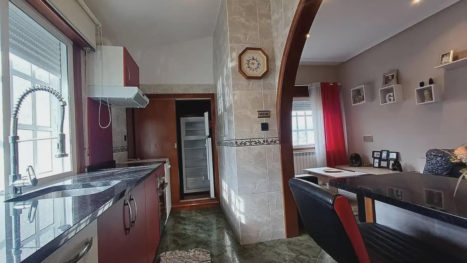 Ático de 2 habitaciones en A Cañiza en venta - 99.000 € (Ref: 9745843)
