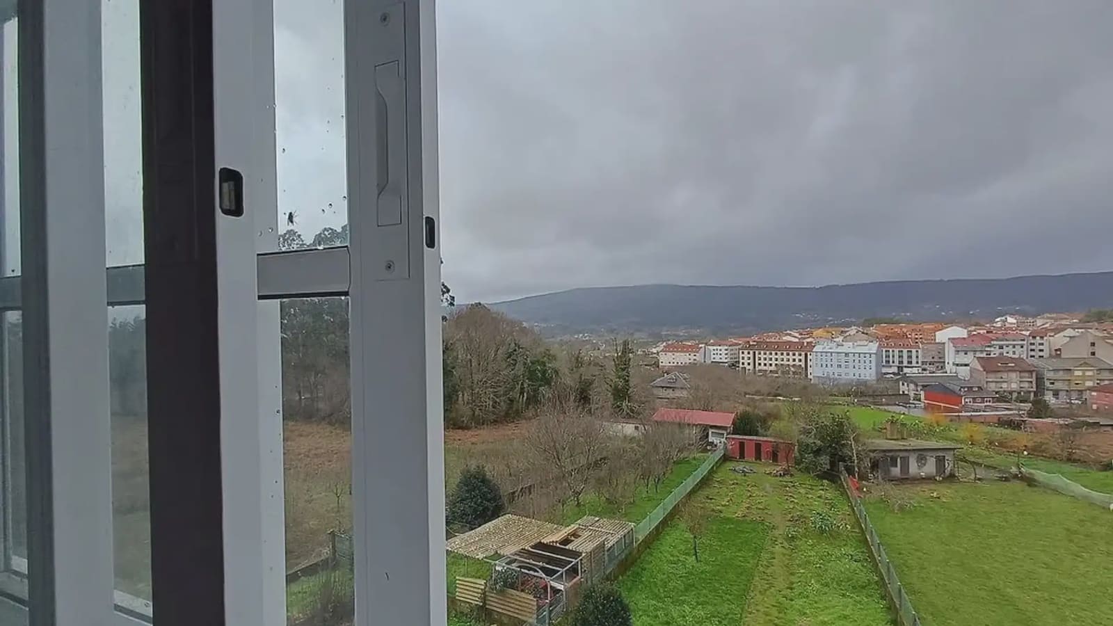 Ático de 2 habitaciones en A Cañiza en venta - 99.000 € (Ref: 9745843)